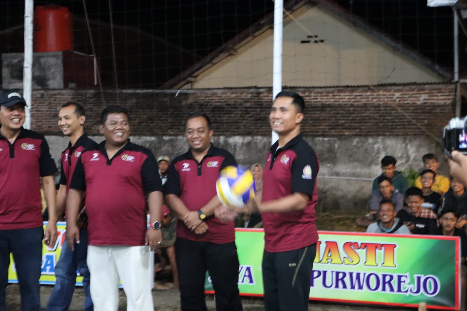 16 Tim Ramaikan Turnamen Voli Kapolres Purworejo Cup