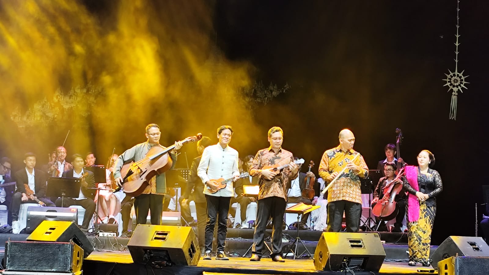 Citra Scholastika hingga Kunto Aji Hangatkan Malam Borobudur Moon IKF 2025