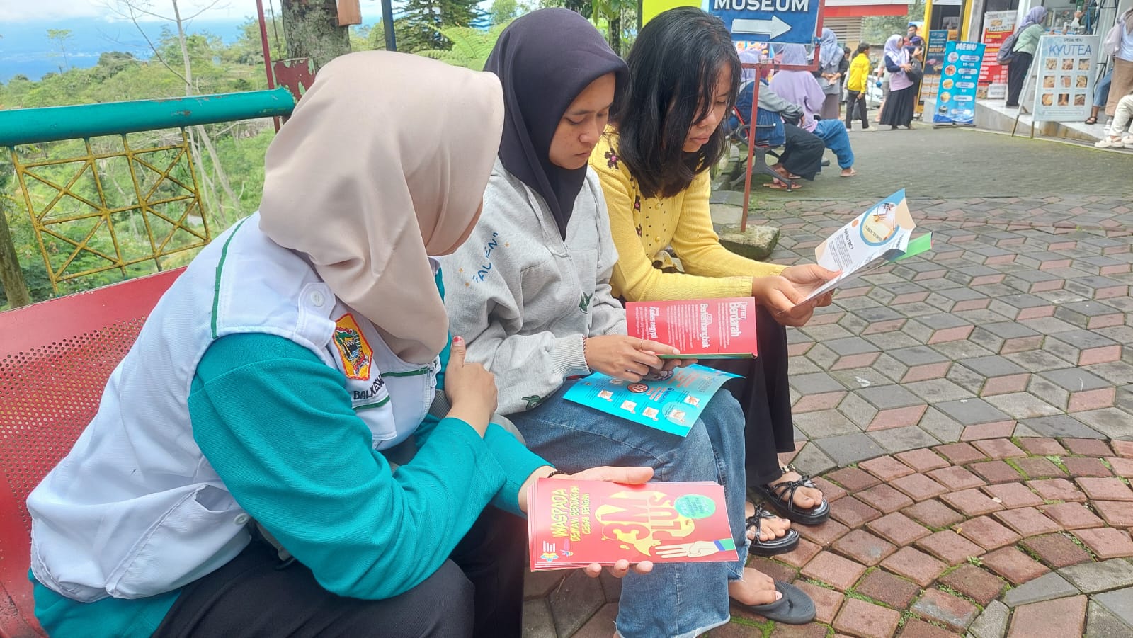 Tim Kesehatan dan Promosi Kesehatan Kabupaten Magelang Siaga di Ketep Pass