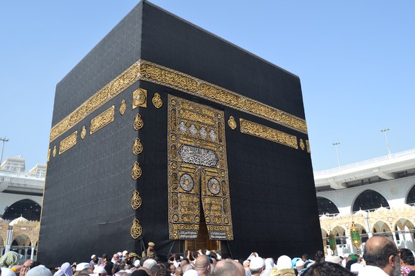 Benarkah Ka’bah Pertama Kali Dibangun oleh Nabi Adam? 