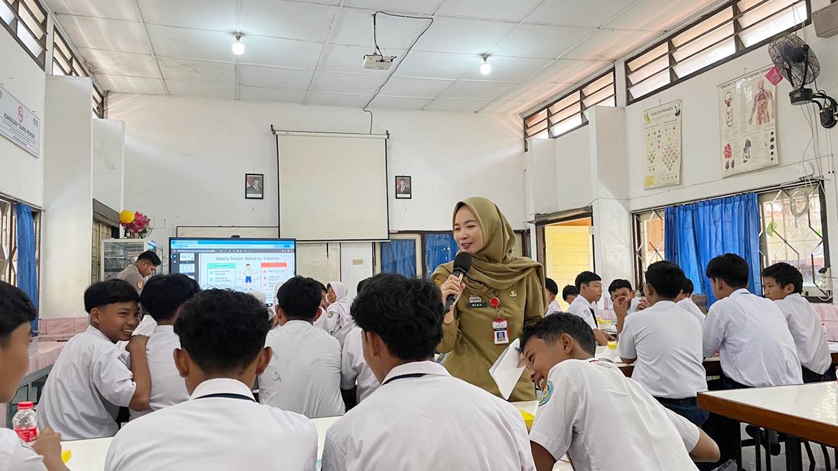 Cegah Tawuran dan Bullying, DPMP4KB dan Polres Magelang Kota Turun Gunung Edukasi Pelajar SMPN 8