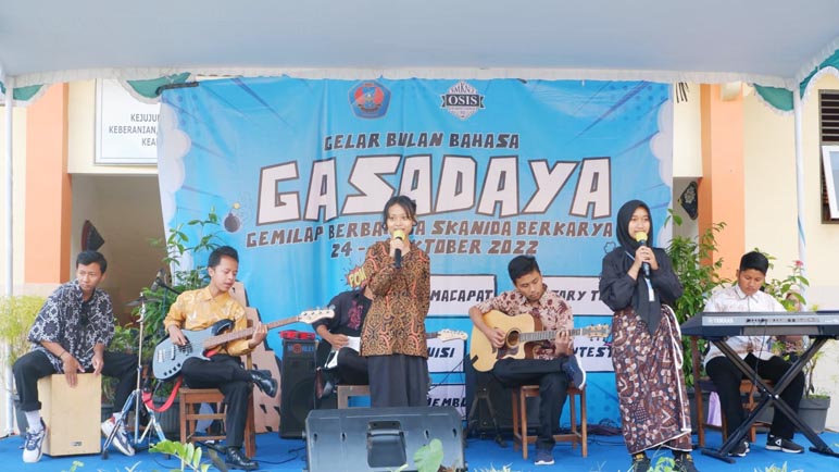 ‘Gemilap Berbahasa Skanida Berkarya’ Bulan Bahasa SMKN 2 Magelang 