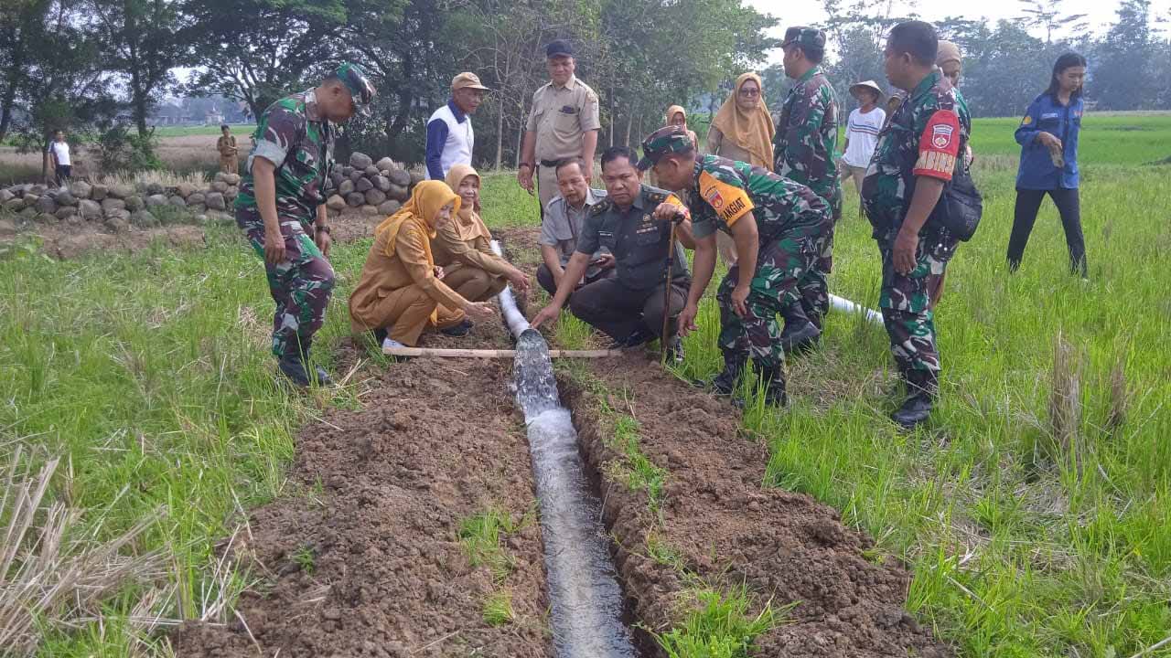 Dorong Produktivitas Petani, Kementan Sinergi dengan TNI Dukung Pompanisasi di Karanganyar 