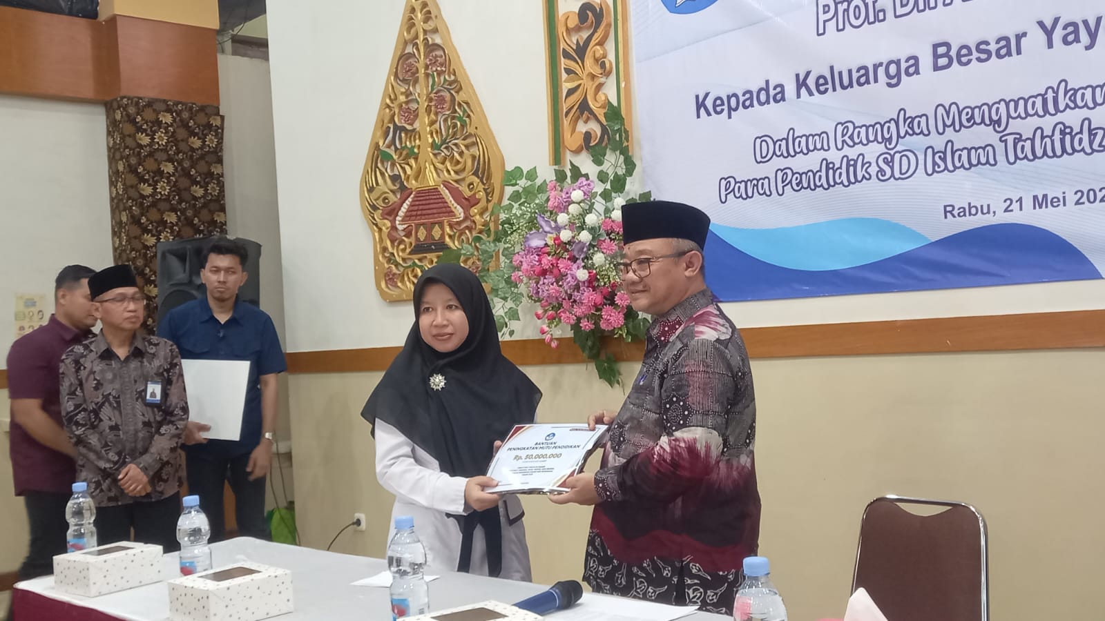 Keluarga Korban Kecelakaan Guru SDIT Quran As Syafiiyah Magelang Dapat Bantuan dari Kemendikbud