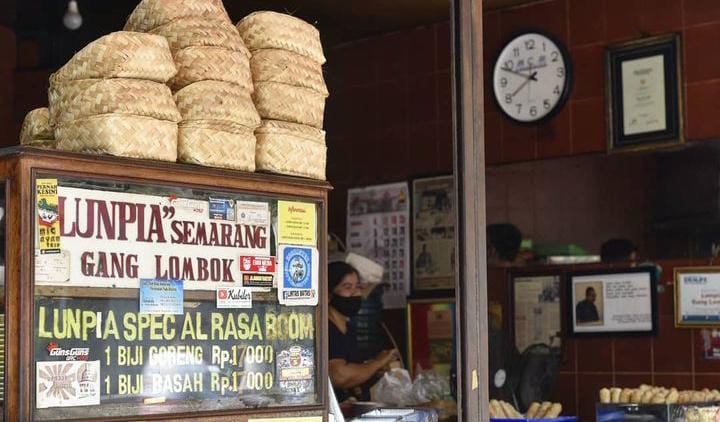 Lunpia Gang Lombok Selalu Menjadi Pimadona Bagi Pelancong Yang Berkunjung Ke Kota Semarang