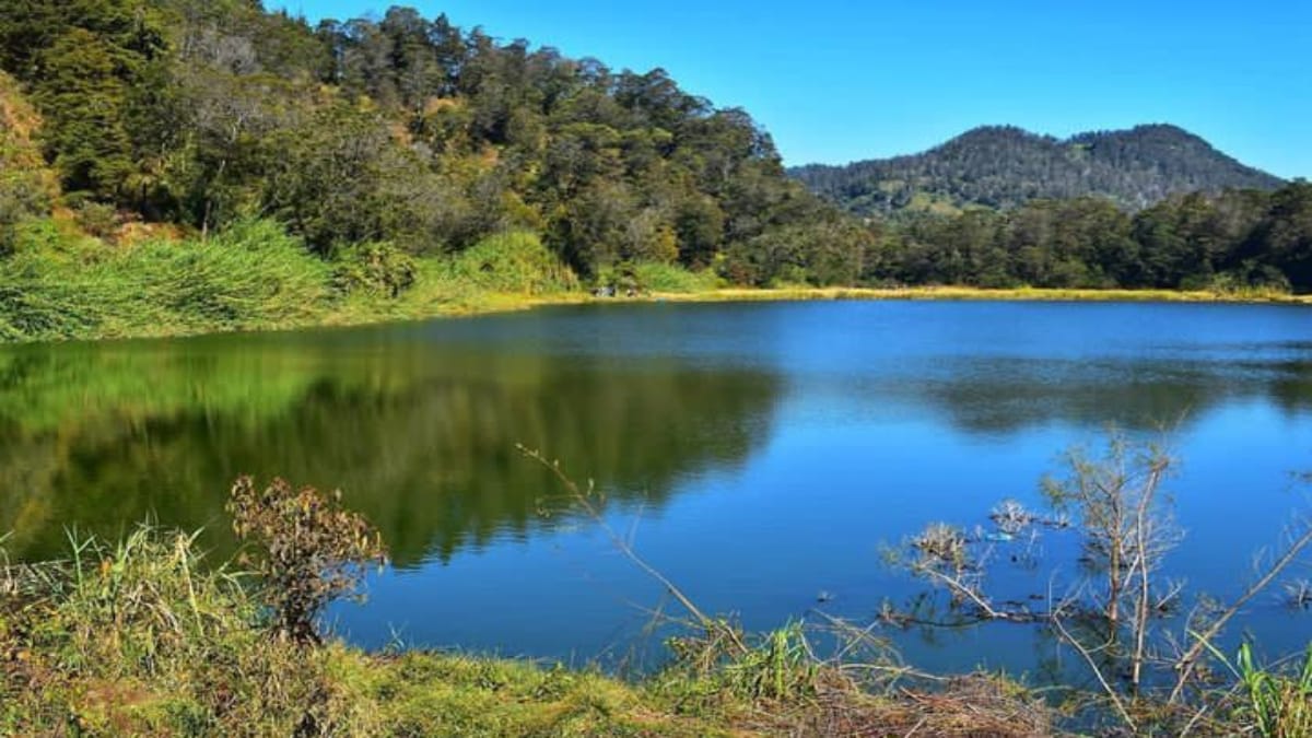 Menikmati Liburan Akhir Tahun Dengan Keindahan Telaga Pengilon Dieng yang Menakjubkan