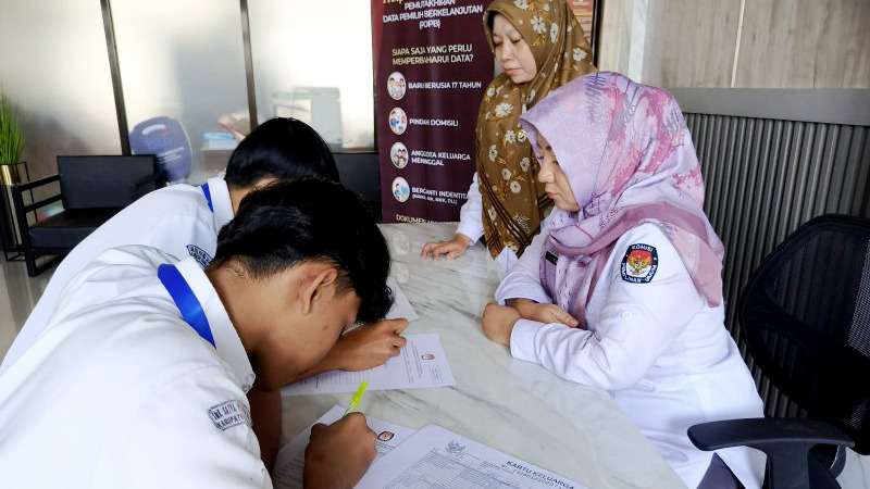 KPU Kabupaten Magelang Layani Pemilih Baru Lewat Helpdesk PDPB dan Jemput Bola ke Sekolah