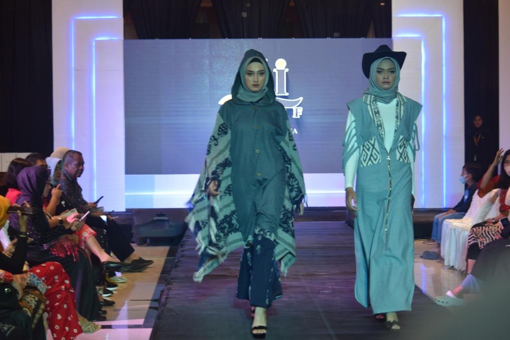 Geliatkan Kembali Dunia Fashion dan UMKM, Belasan Desainer Unjuk Karya dalam PMFD 2022