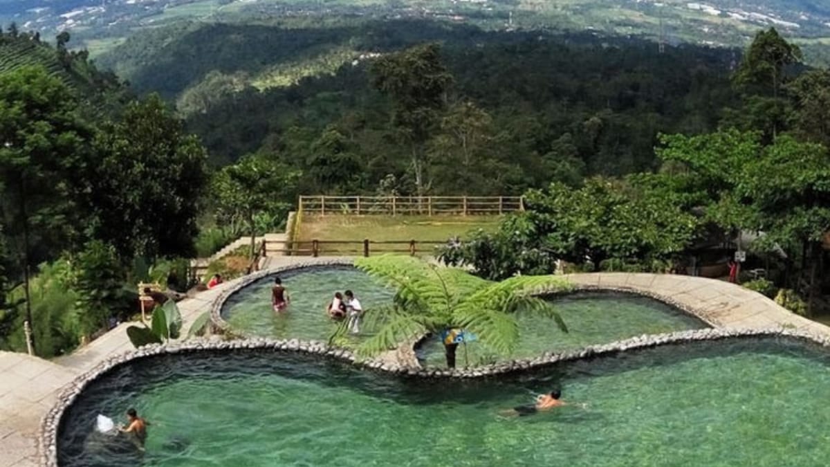 Berendam Sekaligus Menikmati View Dari Atas Di Umbul Sidomukti Mukti Semarang