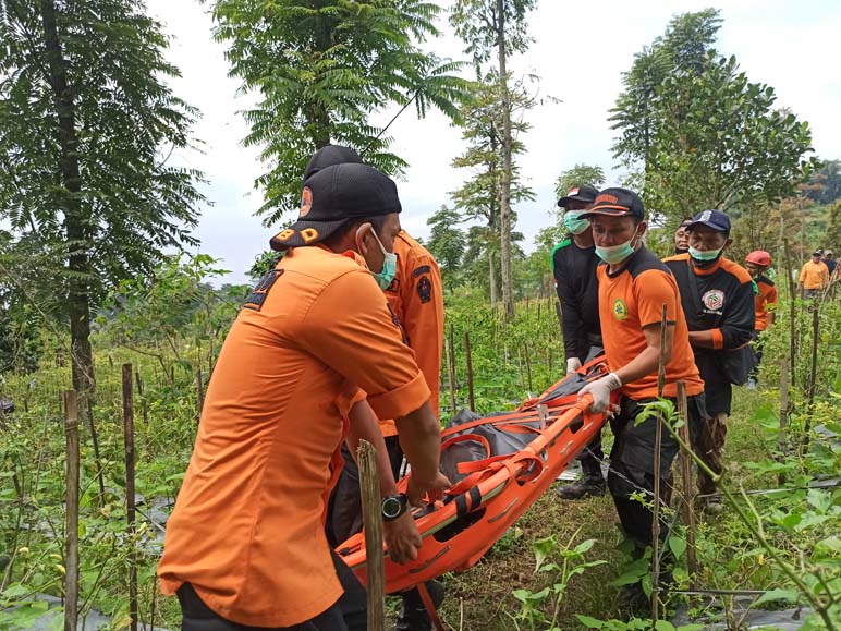 Penemuan Mayat di Sungai Tritis Membuat Gemparkan Warga Desa Wonotirto Temanggung