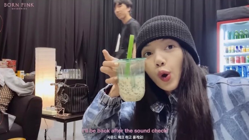 Idol Kpop yang Icip Kuliner Indonesia, dari Lisa Minum Cendol Hingga NCT Cobain Sambal