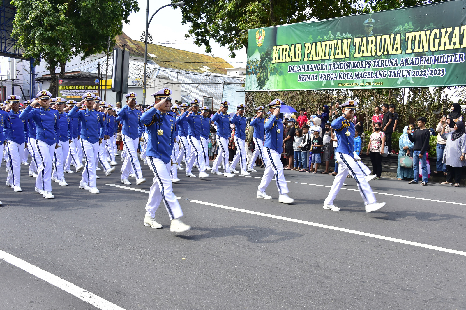 Keistimewaan Drumband Akmil yang Selalu Disaksikan Ribuan Masyarakat Magelang