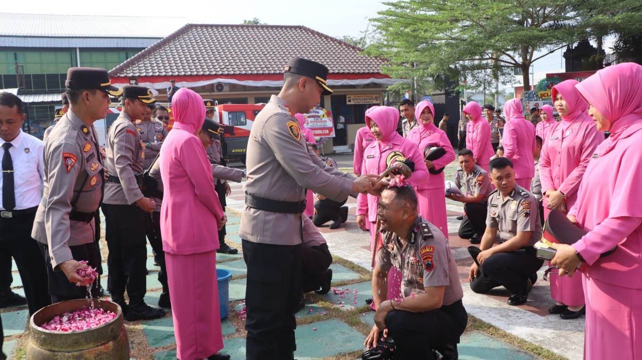 75 Anggota Polres Purworejo Naik Pangkat Jelang Hari Bhayangkara ke-79