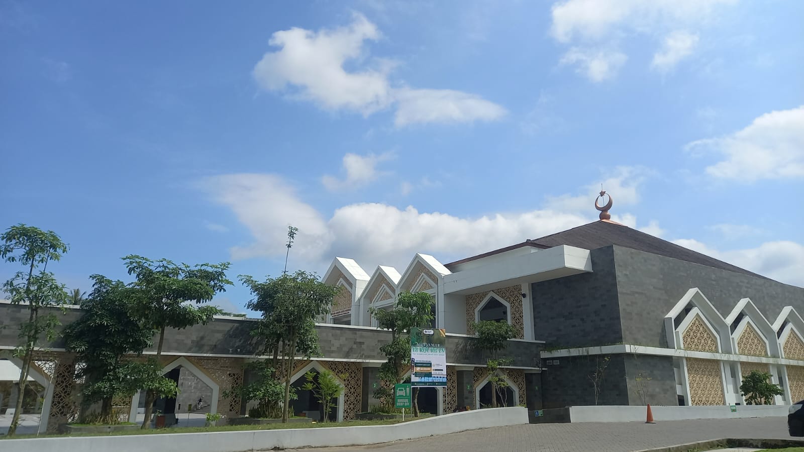 Sapi 1 Ton Dibeli Presiden Prabowo dari Warga Dukun Magelang untuk Kurban di MAJT