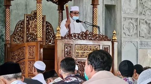 Larangan Ketika Khutbah Jumat, Mengucapkan Salam dan Menjawab Salam 