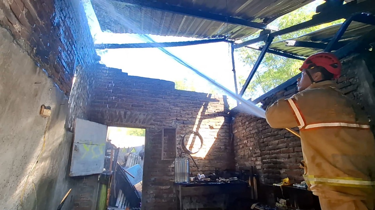 Rumah Warga Kedu Temanggung Ludes Terbakar, Kerugian Capai Rp100 Juta Diduga dari Tungku Kayu