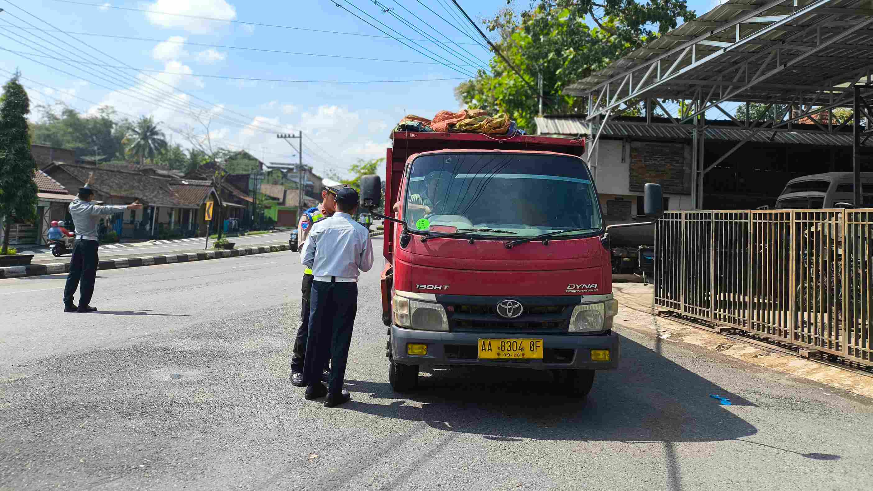 Sopir Truk di Magelang Masih Beroperasi, Minta Pemerintah Libatkan Semua Pihak dalam Kebijakan ODOL