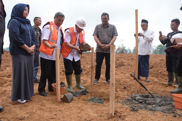   Pingin Punya Lapangan Sepakbola yang Representatif, Komisi C dan D Dukung Pembangunan GOR Wonolelo