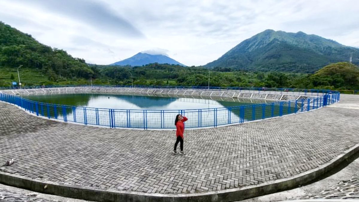 Rekomendasi Wisata Akhir Tahun: Nikmati keindahan 6 gunung dengan mengunjungi Embung Sekembang di Magelang