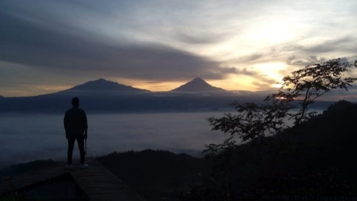 Putuk Mongkrong Sajikan Pemandangan Gunung Merapi, Jaraknya Hanya 15 Menit dari Borobudur!