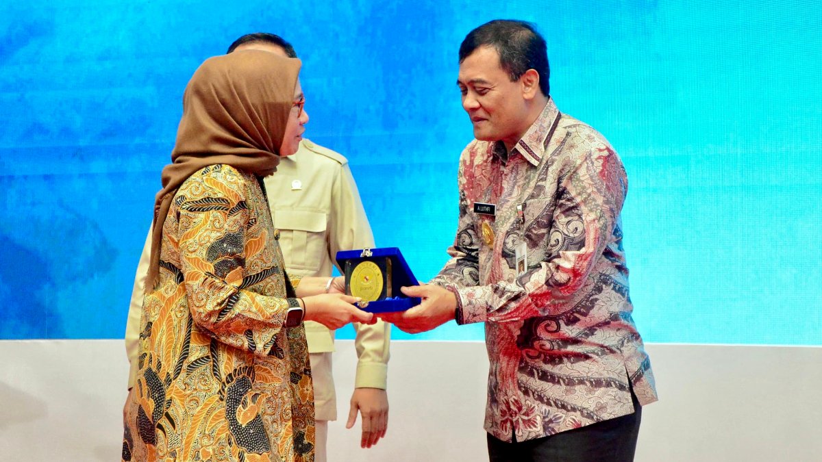 Jawa Tengah Berhasil Pangkas Struktur Birokrasi, Menpan RB Puji Kepemimpinan Gubernur Ahmad Luthfi