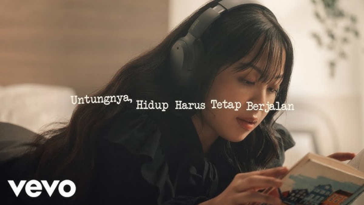 5 Lagu Galau Viral 2024 yang Ajak Pendengarnya untuk Kuat Jalani Hidup!