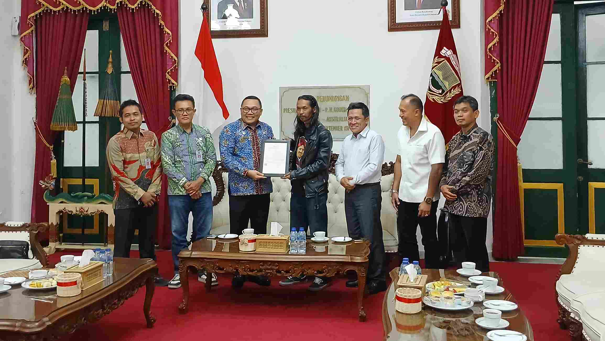 Seniman Pembuat Patung Biawak di Wonosobo Pegang Hak Cipta Seumur Hidup