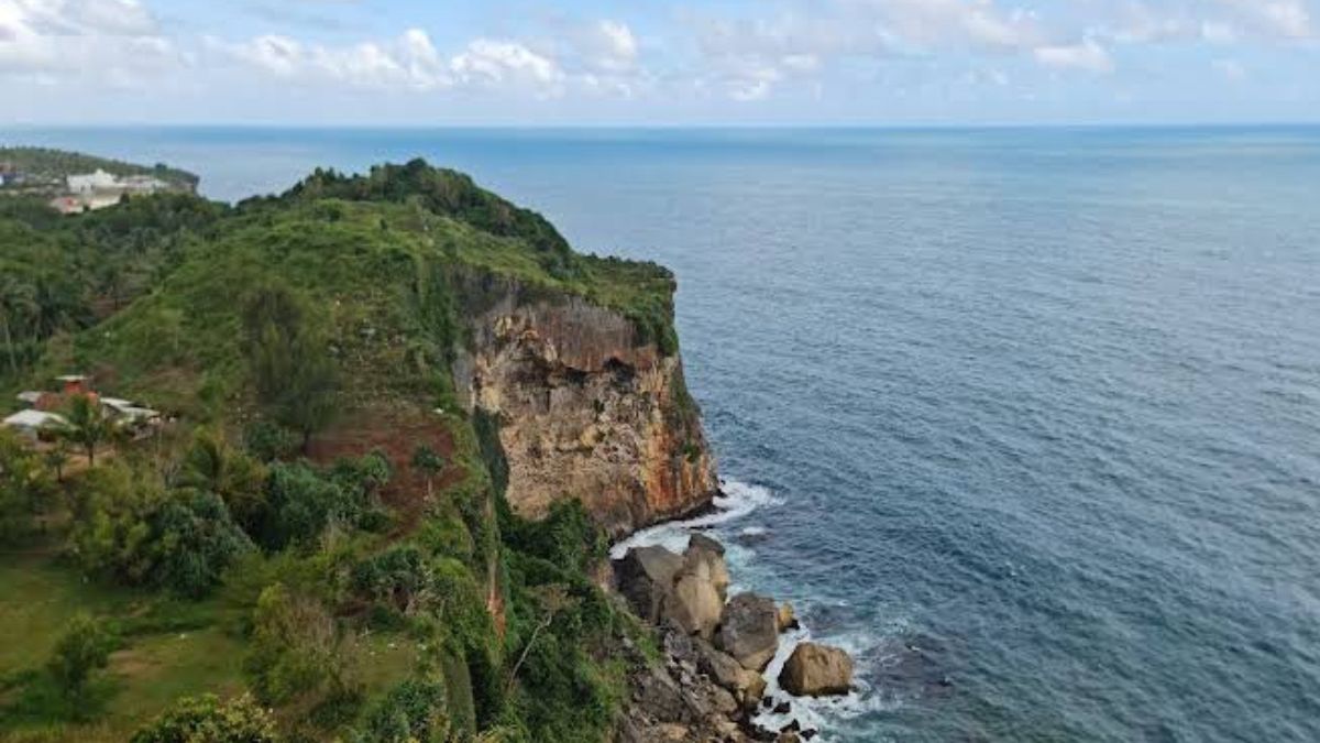 Puncak Segoro: Destinasi Pantai Bak Surga Dunia di Gunungkidul, Tawarkan Pesona Laut dari Ketinggian 