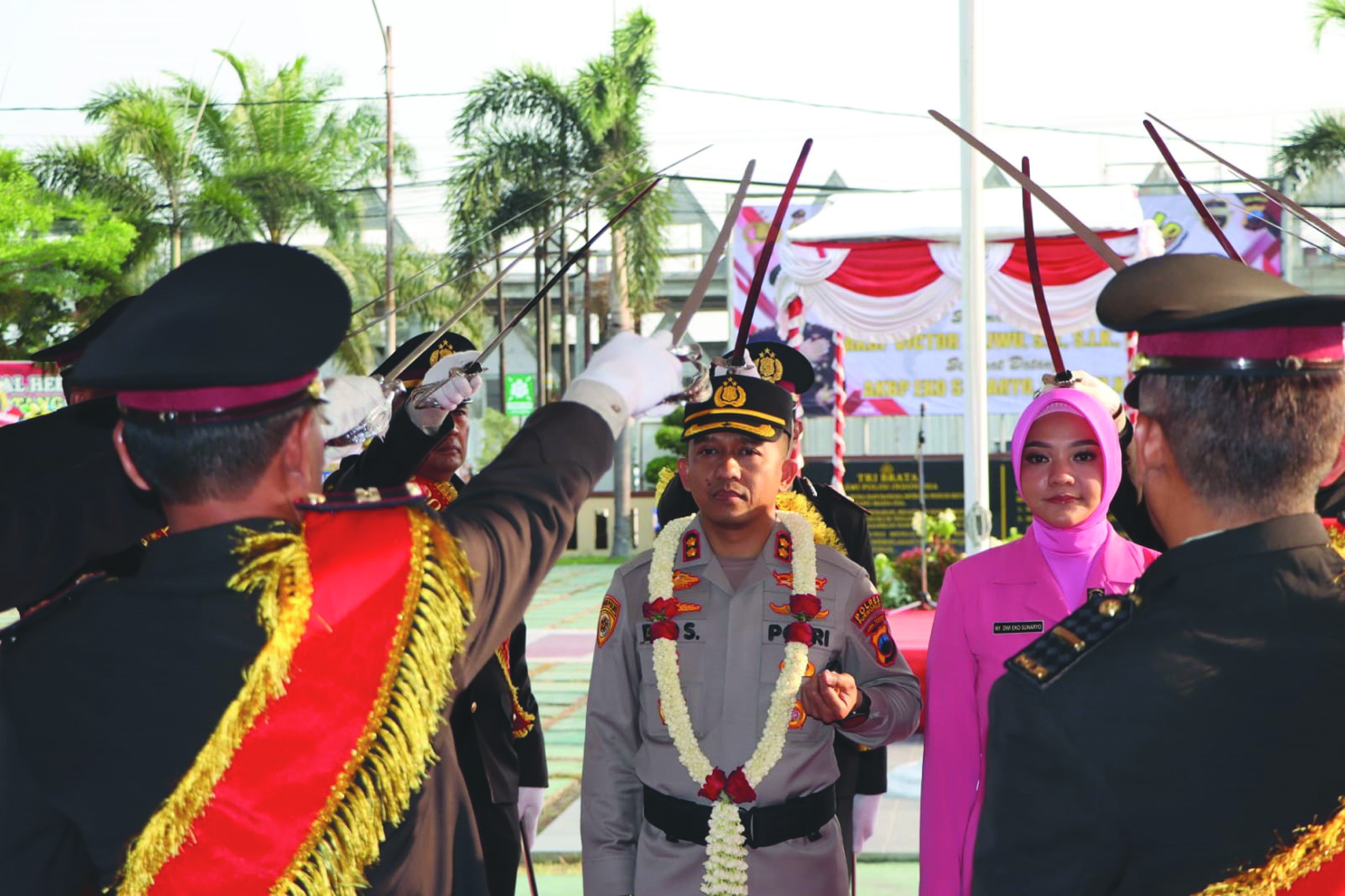 Kapolres Purworejo Yang Baru Disambut Pedang Pora