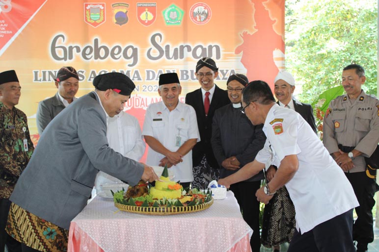 Grebeg Suran Lintas Agama dan Budaya Sarana Perekat Umat