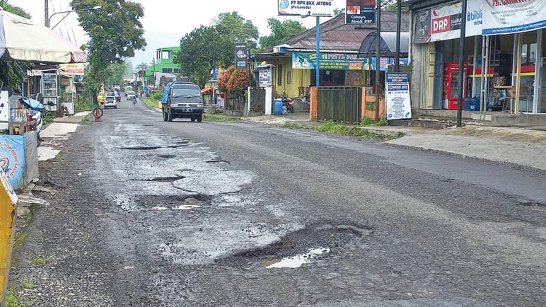 Sejumlah Ruas Jalan Provinsi Rusak, Pemkab Wonosobo Ngaku Terima Banyak Aduan