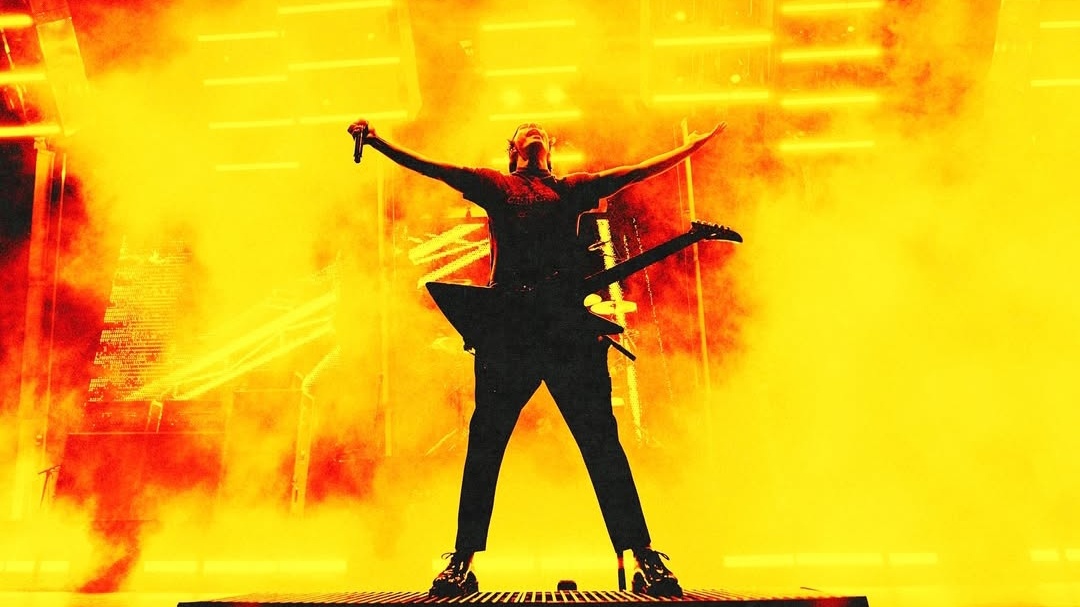 Lirik dan Terjemahan Lagu Karma Police - Pierce The Veil