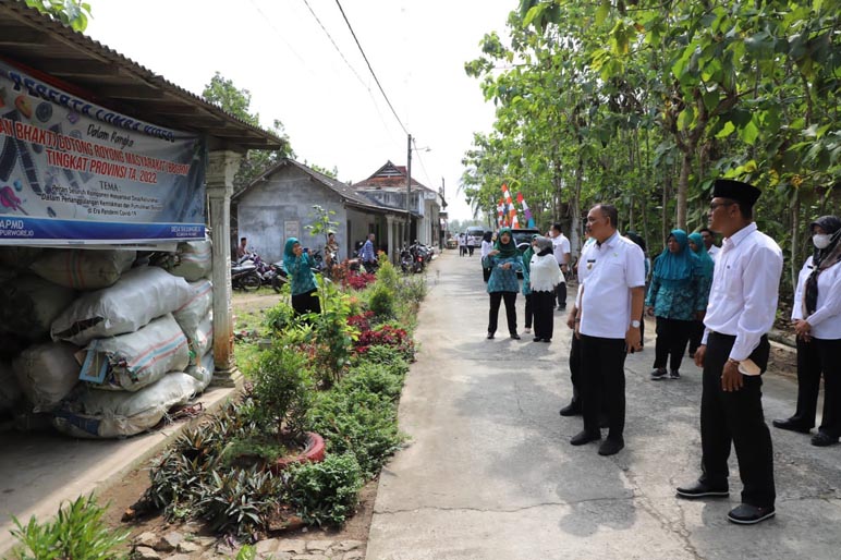 Bupati Purworejo Memotivasi Pengelola Bank Sampah Tanjungrejo 