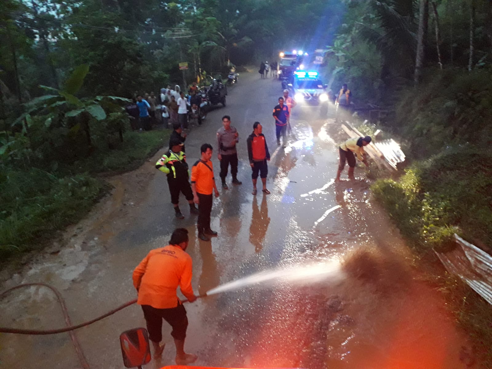 Longsor, Akses Wonosobo-Purworejo Sempat Lumpuh 8 Jam