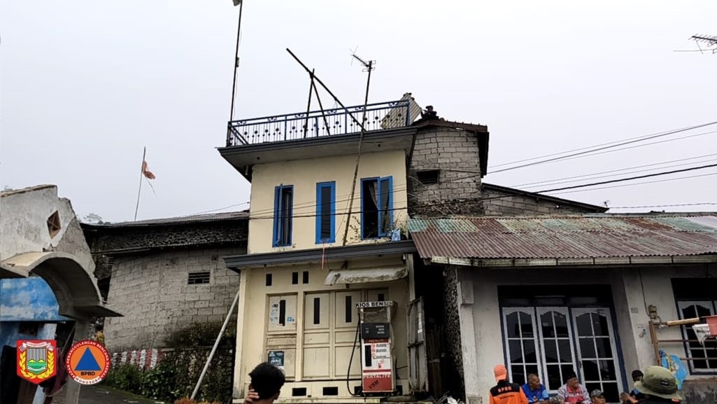 Angin Puting Beliung Sapu Pemukiman di Wonosobo, 4 Rumah Rusak Parah