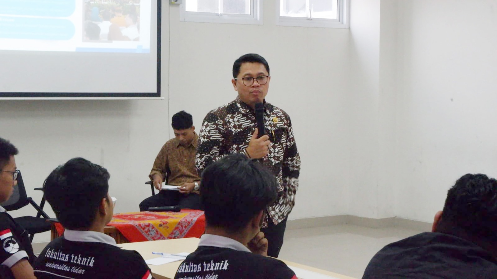 Walikota Magelang Kutip Pernyataan Plato Saat Ajarkan Mahasiswa tentang Kebijakan Publik