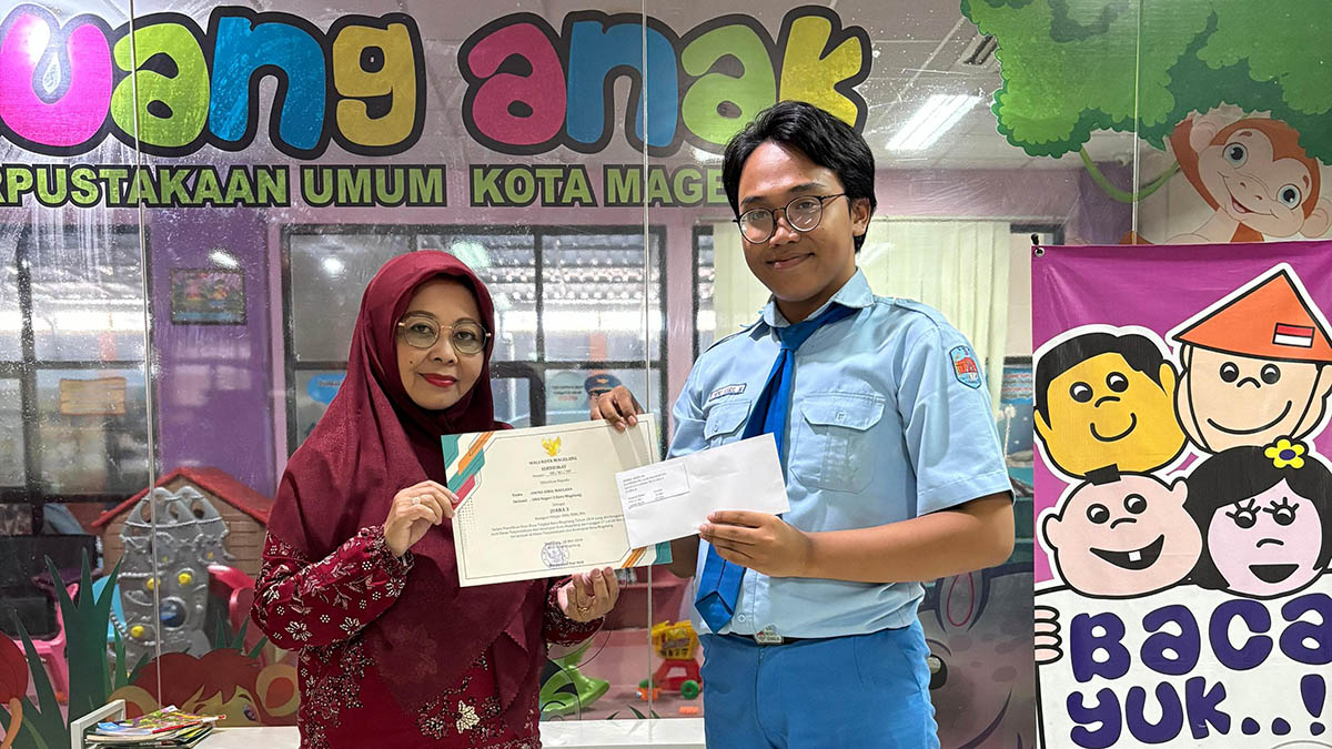 Senyum Sumringah Juara Duta Baca Kota Magelang Dapat Hadiah Uang dan Sertifikat