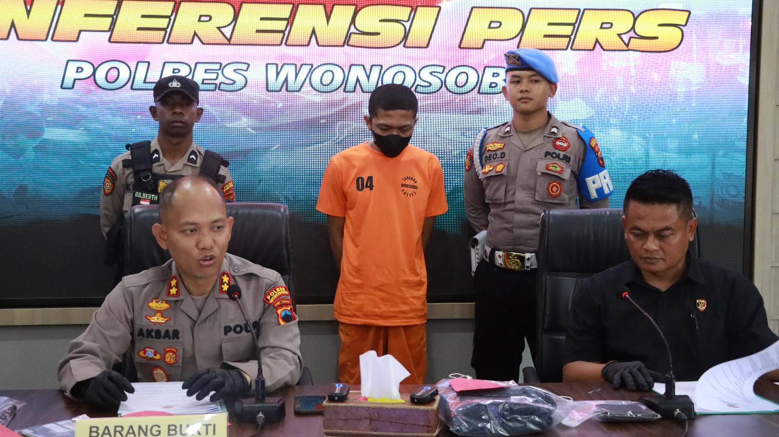 Sakit Hati dengan Teman Sekantor, Mobil Dibawa Kabur saat Mandi