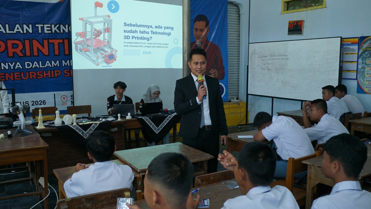 Siswa SMK di Grabag Belajar 3D Printing untuk Merintis Usaha Berbasis Teknologi