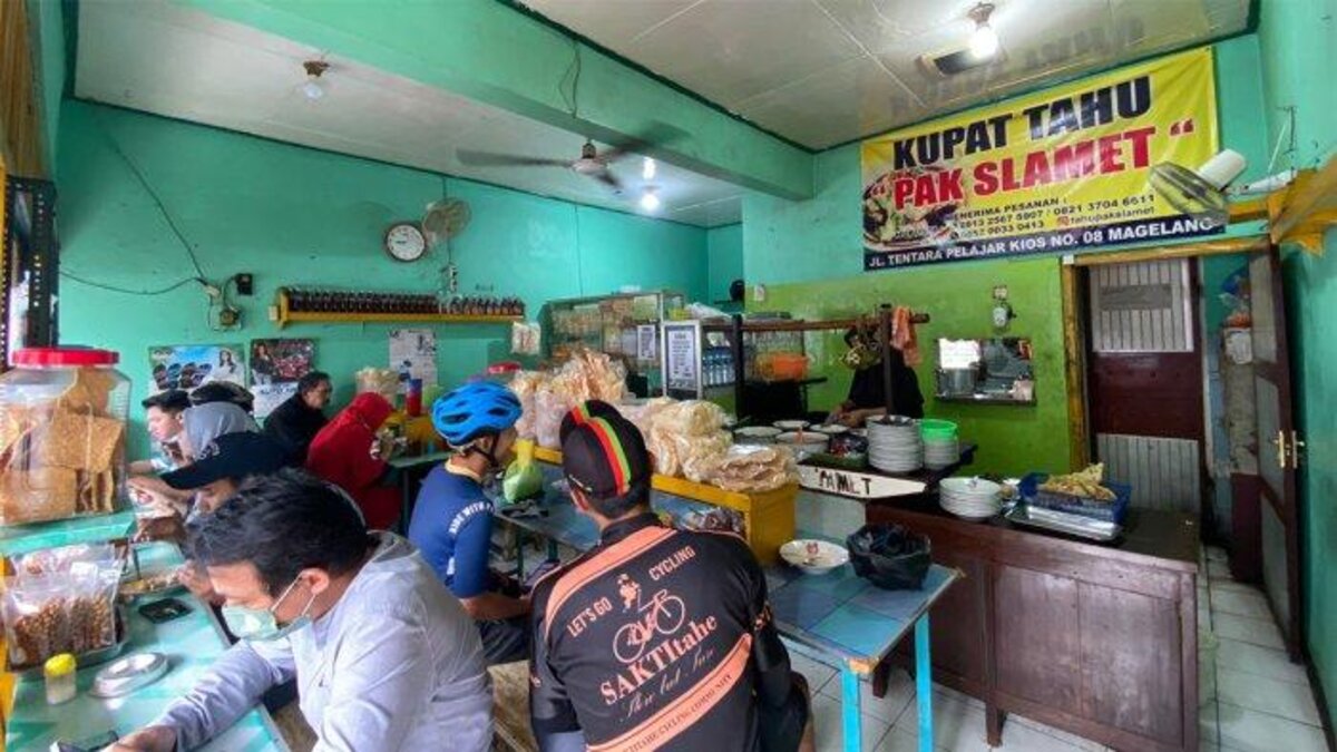 Kuliner Legendaris Murah dan Enak Kupat Tahu Pak Slamet di Magelang