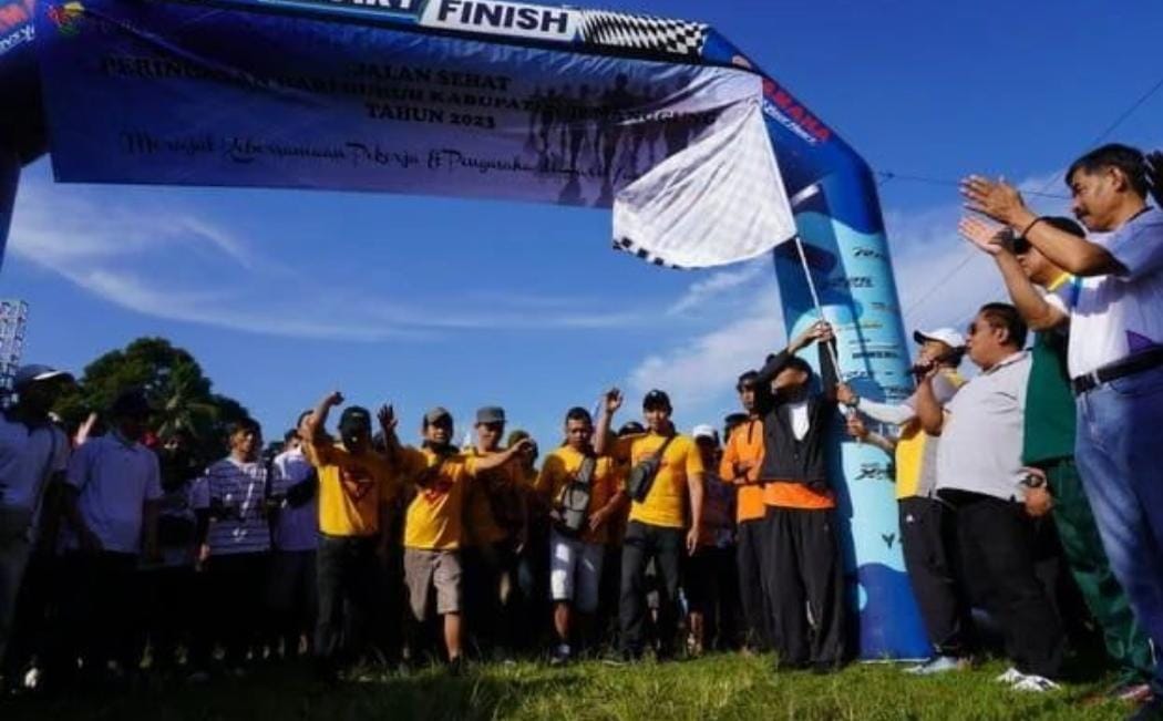 Semarak Gerak Jalan Sehat dan Donor Darah Pada Peringatan Hari Buruh di Temanggung