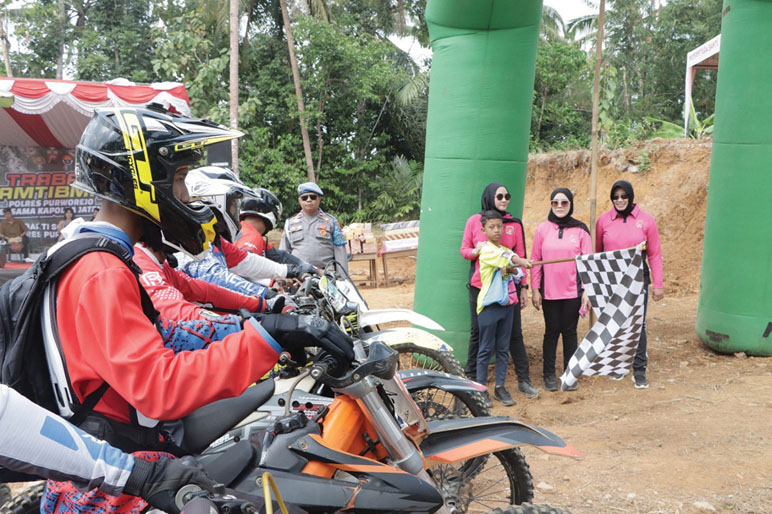 Trabas Kamtibmas, Ratusan Crosser Jelajahi Wisata Panorama Purworejo