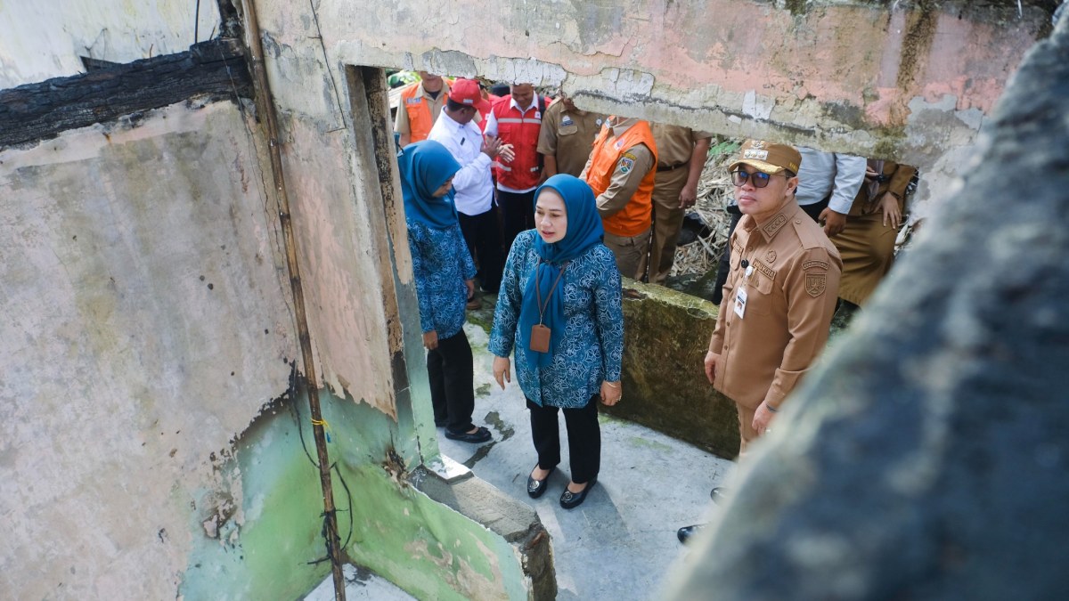 Rumah Warganya Terbakar, Walikota Magelang Mas Damar Buru-buru Datangi dan Beri Bantuan