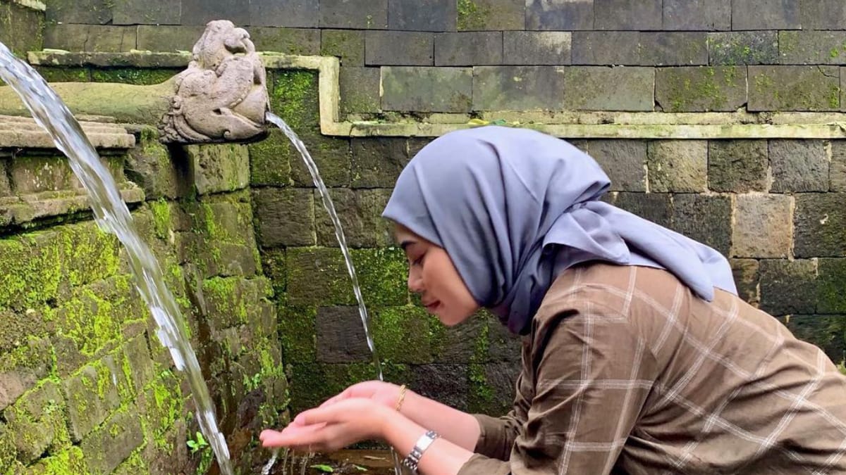 Kamu Percaya? Cuci Muka di Objek Wisata Ini Bisa Bikin Awet Muda Lho!