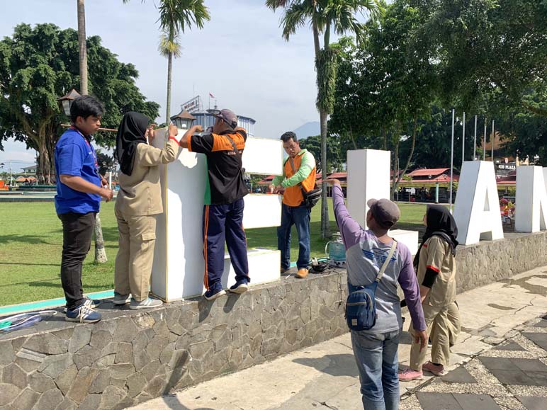 Covid-19 Melandai, Lampu Hias di Kota Magelang Gemerlap Lagi