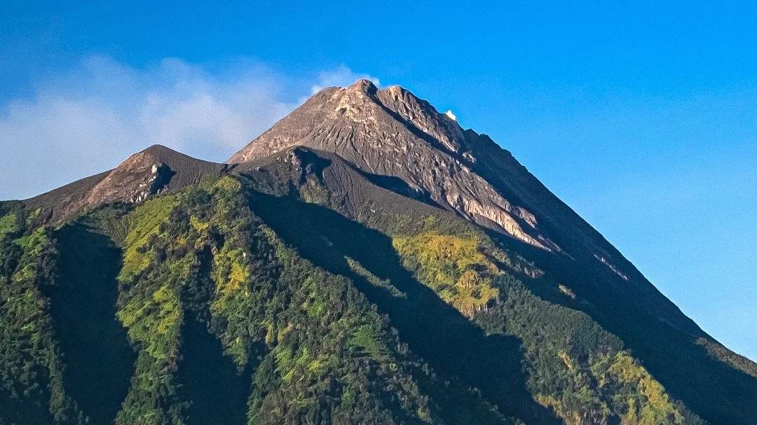 BTNGM Larang Trekking di Bukit Kukusan, Masuk Kawasan Terlarang Gunung Merapi