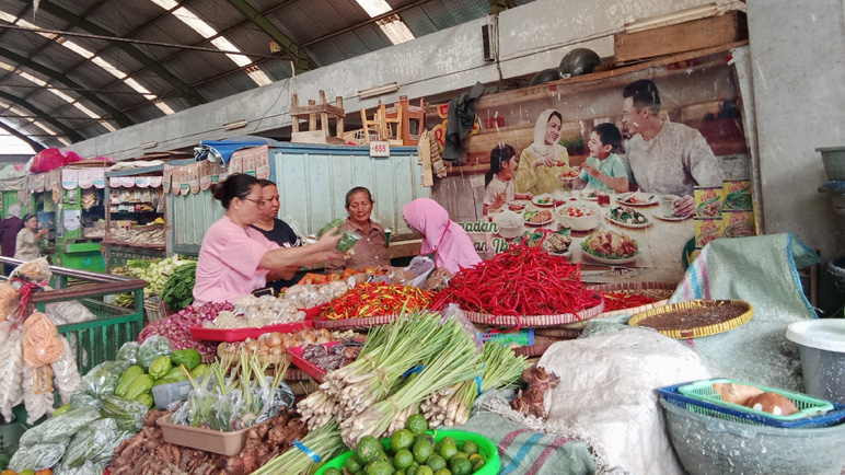 Pedagang Lansia di Pasar Rejowinangun Kota Magelang Khawatir dengan Sistem Digitalisasi Pembayaran Retribusi