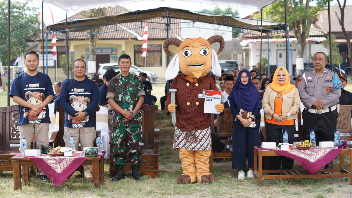 KPU Kabupaten Magelang Sosialisasikan Pilkada 2024 Lewat Kirab Maskot Si Randu di 21 Kecamatan