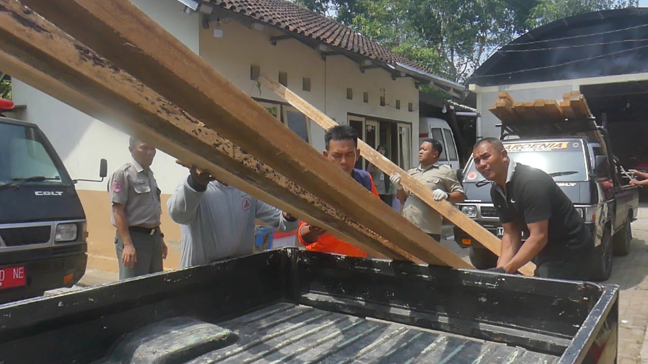 Angin Puting Beliung Terjang Temanggung, 11 Rumah Rusak Berat dan Puluhan Terdampak