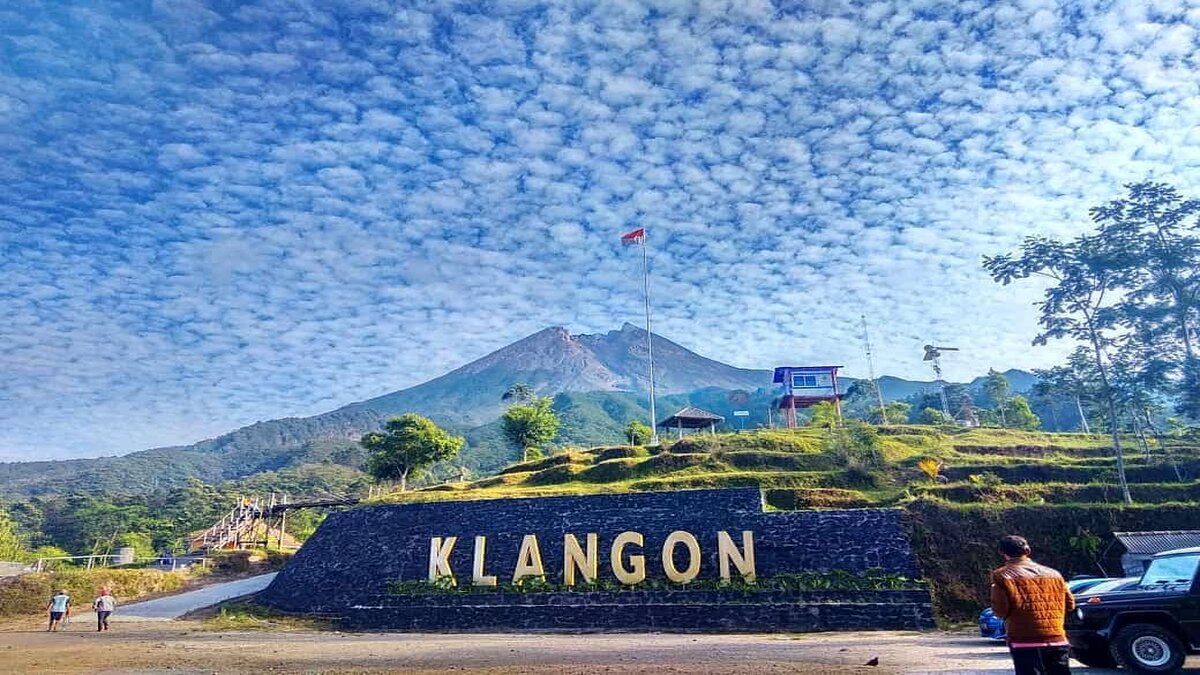 Bukit Klangon: Menyajikan Pemandangan Mempesona dengan Latar Belakang Kegagahan Gunung Merapi